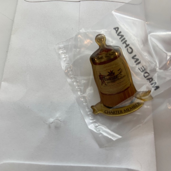 Vintage Anheuser Busch Collectors Club Charter Member Stein Lapel Pin & Envelope - Picture 12 of 14